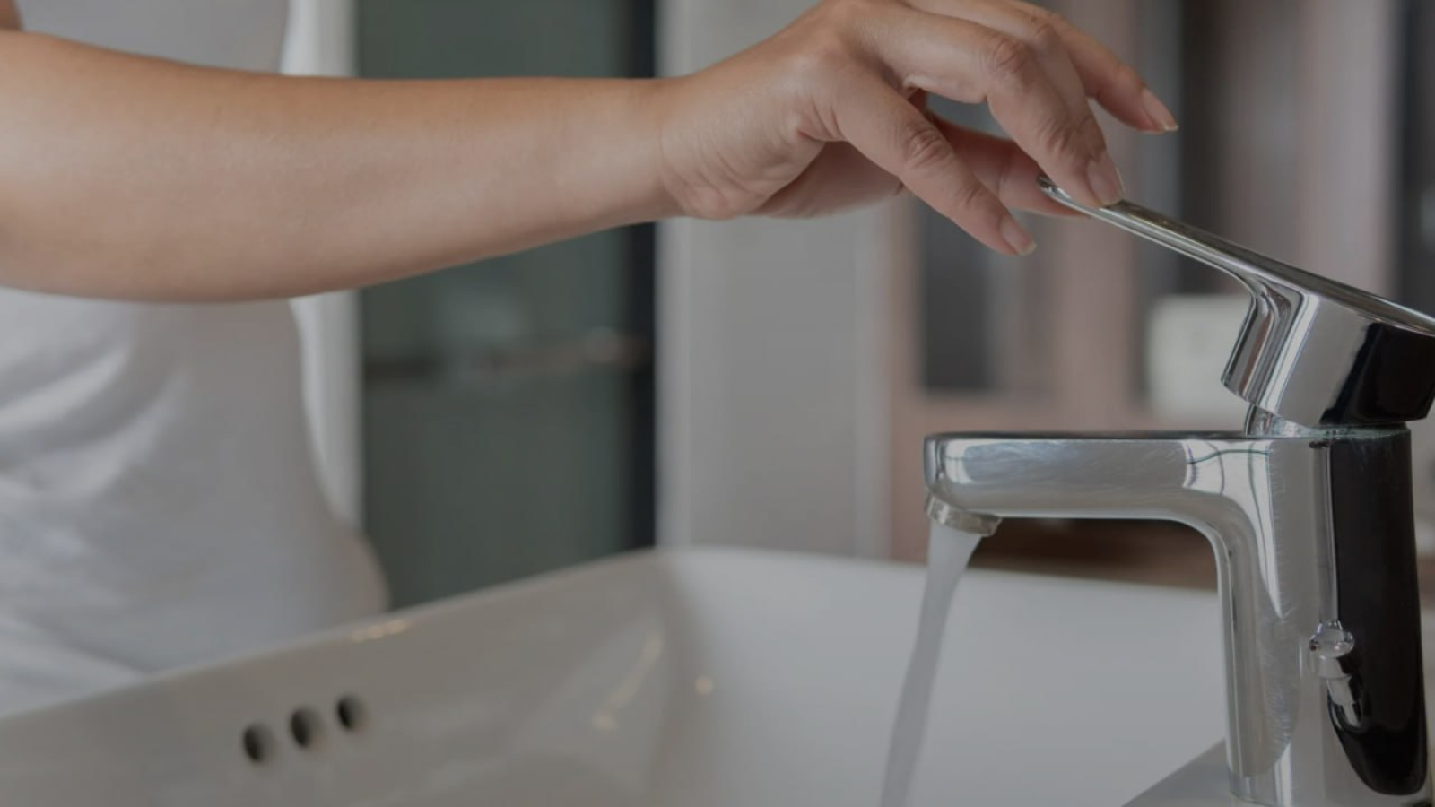 В связи с заменой аварийного участка водопровода в районе ул.Белоглазова, 155 сегодня по некоторым адресам ожидается отключение холодной воды