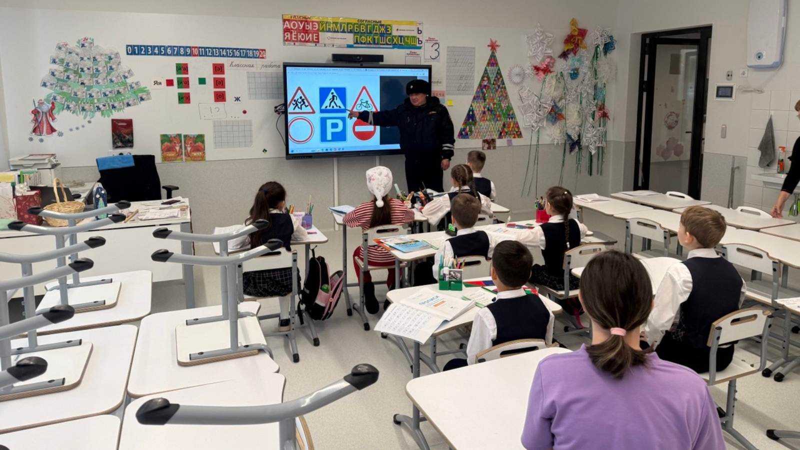 В Альметьевском районе школьникам напомнили о безопасности на зимней дороге